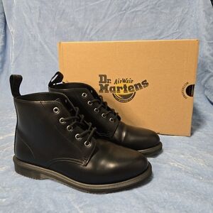 Dr. Martens Classic Black Ankle Booties